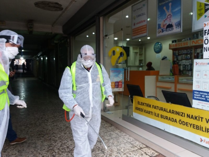 Başkanımız Mehmet Hacıoğlu'nun talimatıyla Reyhanlı Genelinde Korona Virüsüne Karşı Dezenfekte işlemleri devam ediyor.